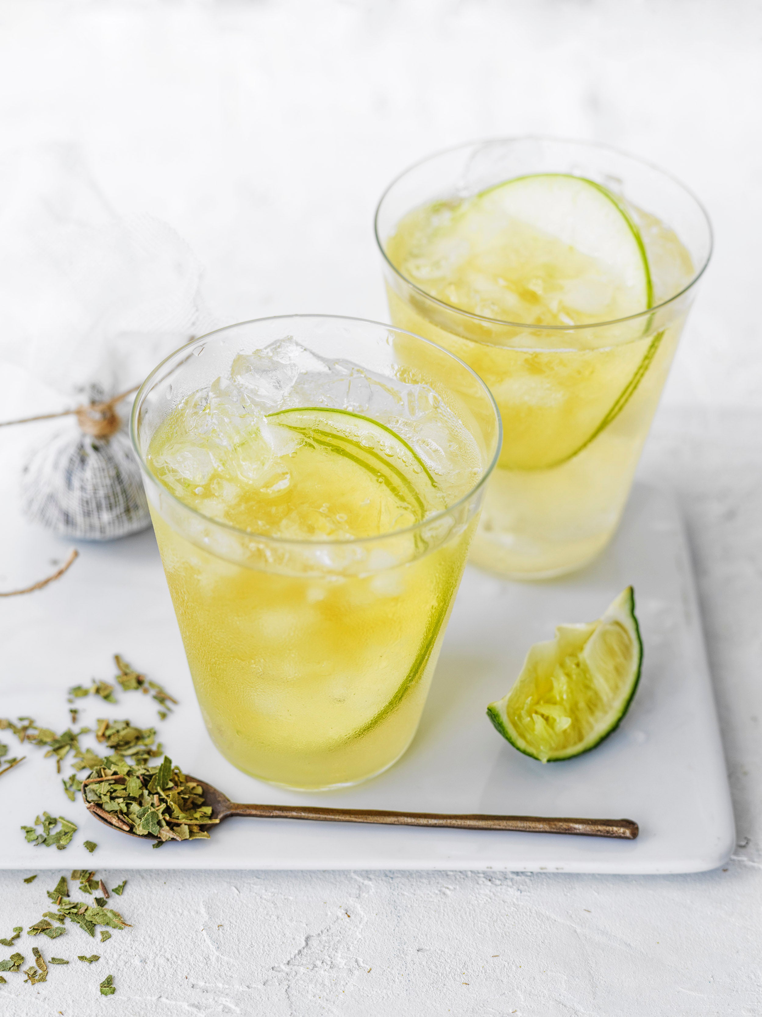 lemon myrtle iced tea drink